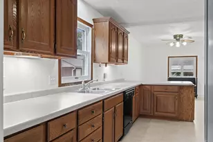 2113 16th St, La Crosse, WI 54601 - Photo 8