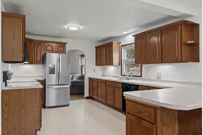 2113  16th St, La Crosse, WI 54601 - Photo 6