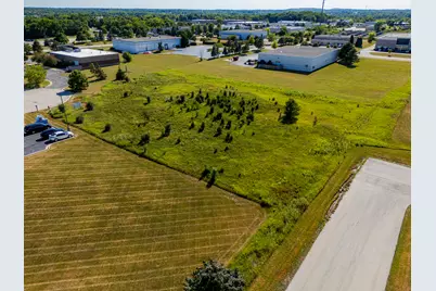 9707 S Airways Ct, Franklin, WI 53150 - Photo 6