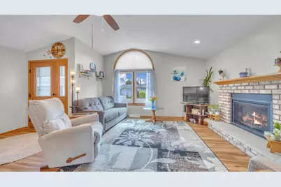 131  Menominee Dr, Sheboygan Falls, WI 53085 - Photo 4