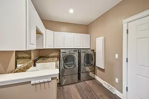 647 E Clancy St, Jefferson, WI 53549 - Photo 26