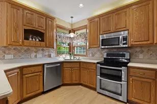 S67W20039 Benjamin Ct, Muskego, WI 53150 - Photo 24