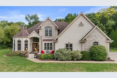 S67W20039  Benjamin Ct, Muskego, WI 53150 - Photo 2