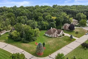 S67W20039 Benjamin Ct, Muskego, WI 53150 - Photo 6