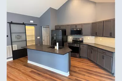 327  Lynx Ln, Manitowoc, WI 54220 - Photo 6