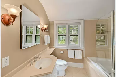 2029  Underwood Ave, Wauwatosa, WI 53213 - Photo 18