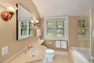 2029 Underwood Ave, Wauwatosa, WI 53213 - Photo 18