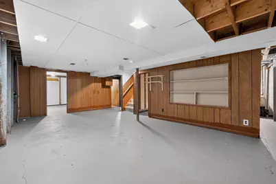8000 W Mill Rd, Milwaukee, WI 53218 - Photo 38