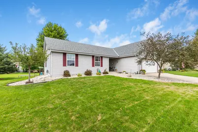 1205  Huron Way, Hartford, WI 53027 - Photo 2