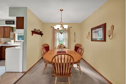 7941 S Cecily Dr, Oak Creek, WI 53154 - Photo 4