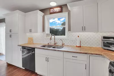 404  Appletree Ln, Eagle, WI 53119 - Photo 8