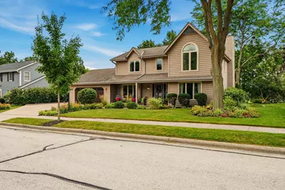 2927  Willard Ln, Waukesha, WI 53188 - Photo 2