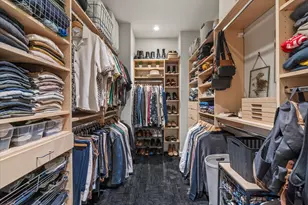 545 E Wells St, Milwaukee, WI 53202 - Photo 28