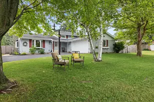 1129 Bluebird Ln, Racine, WI 53182 - Photo 36