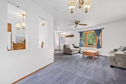 1129  Bluebird Ln, Racine, WI 53182 - Photo 4