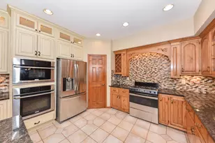 W71N428 Mulberry Ave, Cedarburg, WI 53012 - Photo 18