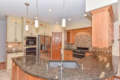 W71N428  Mulberry Ave, Cedarburg, WI 53012 - Photo 20