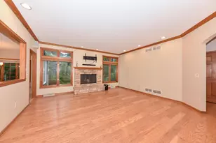W71N428 Mulberry Ave, Cedarburg, WI 53012 - Photo 8