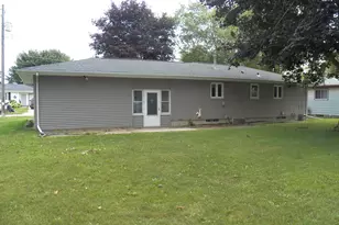 722 S 31st St, Manitowoc, WI 54220 - Photo 24