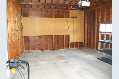 722 S 31 St, Manitowoc, WI 54220 - Photo 16