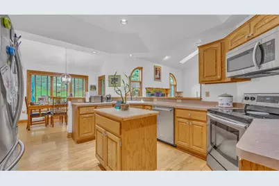 1828  Blackfoot Ct, Grafton, WI 53024 - Photo 6