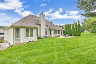 1828 Blackfoot Ct, Grafton, WI 53024 - Photo 32