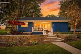 425 W Wisconsin Ave, Pewaukee, WI 53072 - Photo 2