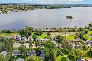 425 W Wisconsin Ave, Pewaukee, WI 53072 - Photo 32