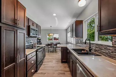 425 W Wisconsin Ave, Pewaukee, WI 53072 - Photo 10
