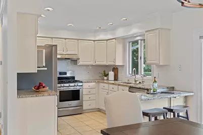 409  Red Coat Ct, Racine, WI 53185 - Photo 10