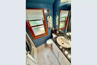 1616 E Eden Pl, Saint Francis, WI 53235 - Photo 8