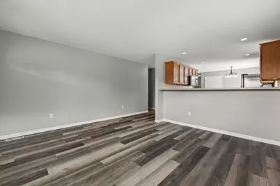 1246  Lombardi Way, Waukesha, WI 53186 - Photo 4