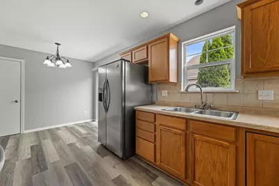 1246  Lombardi Way, Waukesha, WI 53186 - Photo 10