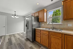 1246 Lombardi Way, Waukesha, WI 53186 - Photo 10