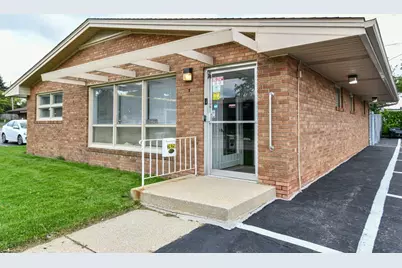 2925  Rapids Dr, Racine, WI 53404 - Photo 1