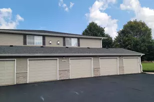 7123 Fieldview Dr, Racine, WI 53406 - Photo 2