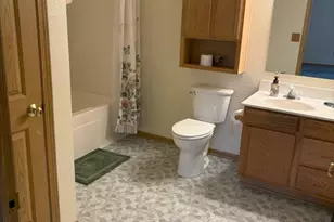 7123 Fieldview Dr, Racine, WI 53406 - Photo 22