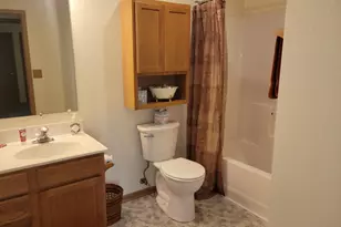 7123 Fieldview Dr, Racine, WI 53406 - Photo 18