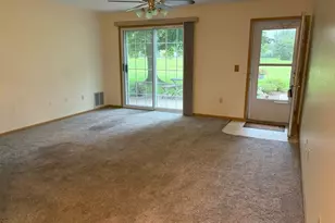 7123 Fieldview Dr, Racine, WI 53406 - Photo 10