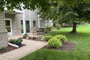 7123 Fieldview Dr, Racine, WI 53406 - Photo 24
