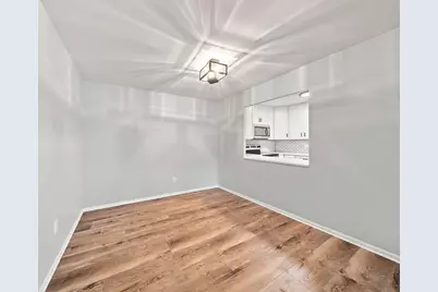 502  Laurel Lake Rd #2, Thiensville, WI 53092 - Photo 6