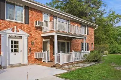 502  Laurel Lake Rd #2, Thiensville, WI 53092 - Photo 2