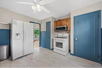 5700 N Sidney Pl, Glendale, WI 53209 - Photo 8