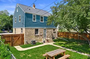 5700 N Sidney Pl, Glendale, WI 53209 - Photo 18