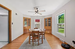 5700 N Sidney Pl, Glendale, WI 53209 - Photo 4