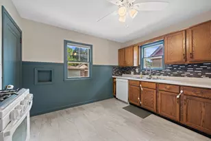 5700 N Sidney Pl, Glendale, WI 53209 - Photo 8
