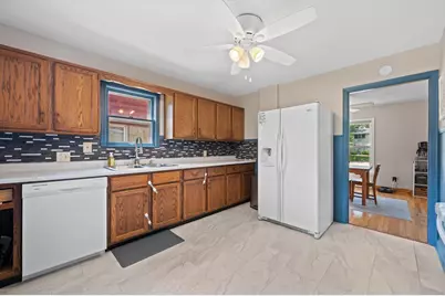 5700 N Sidney Pl, Glendale, WI 53209 - Photo 6