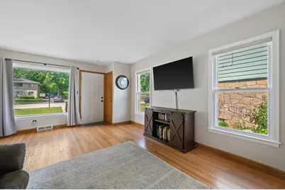 5700 N Sidney Pl, Glendale, WI 53209 - Photo 2