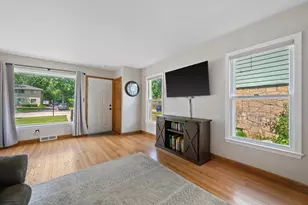 5700 N Sidney Pl, Glendale, WI 53209 - Photo 2