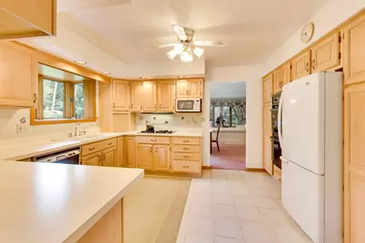 925  Tarrant Dr, Fontana, WI 53125 - Photo 6